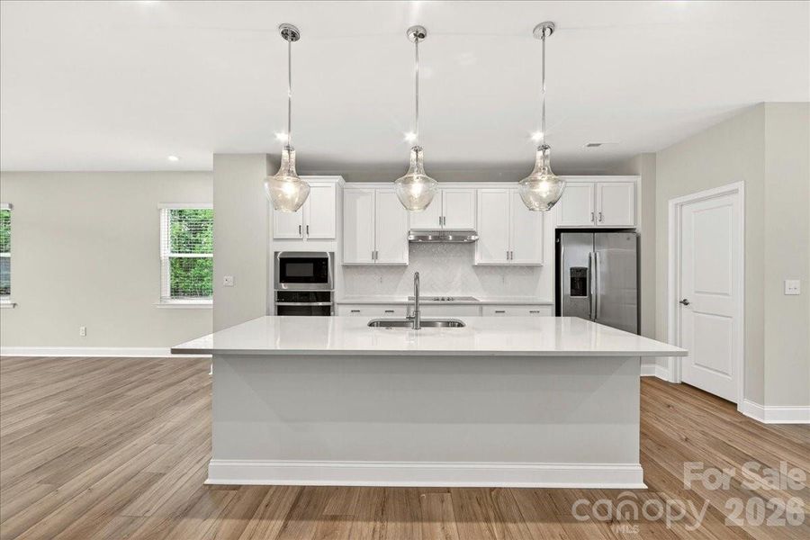Large kitchen island Large kitchen island