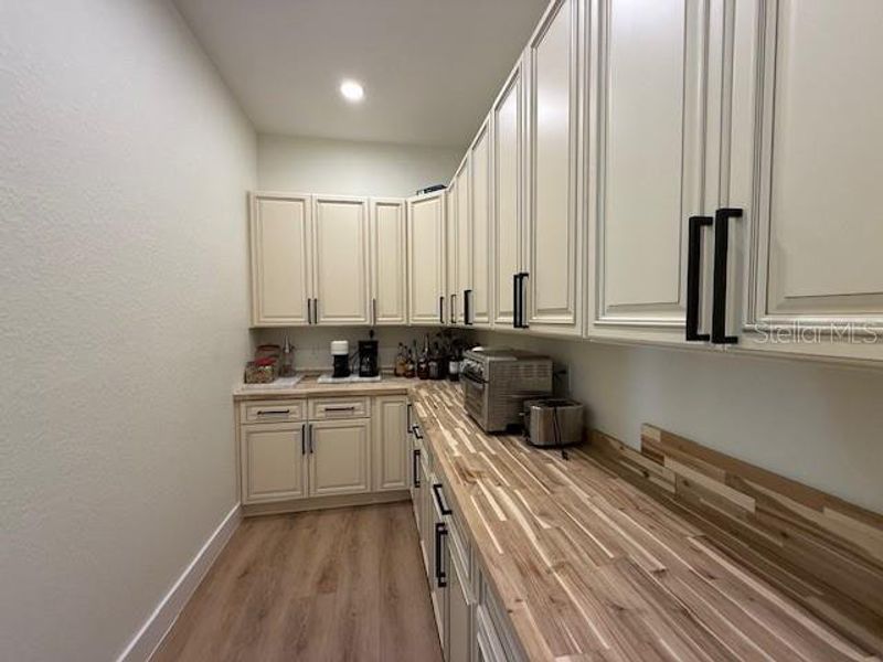 Furnished interior view inside a new home in , Bartow (Image 8).