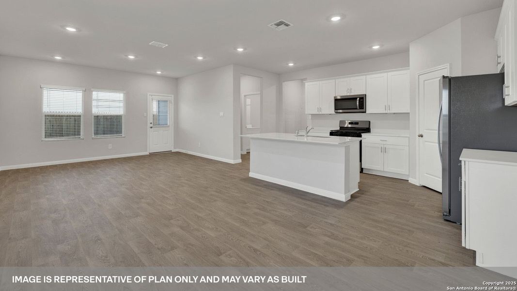 Spacious, unfurnished interior of a new home in Whisper South, San Marcos (Image 20).