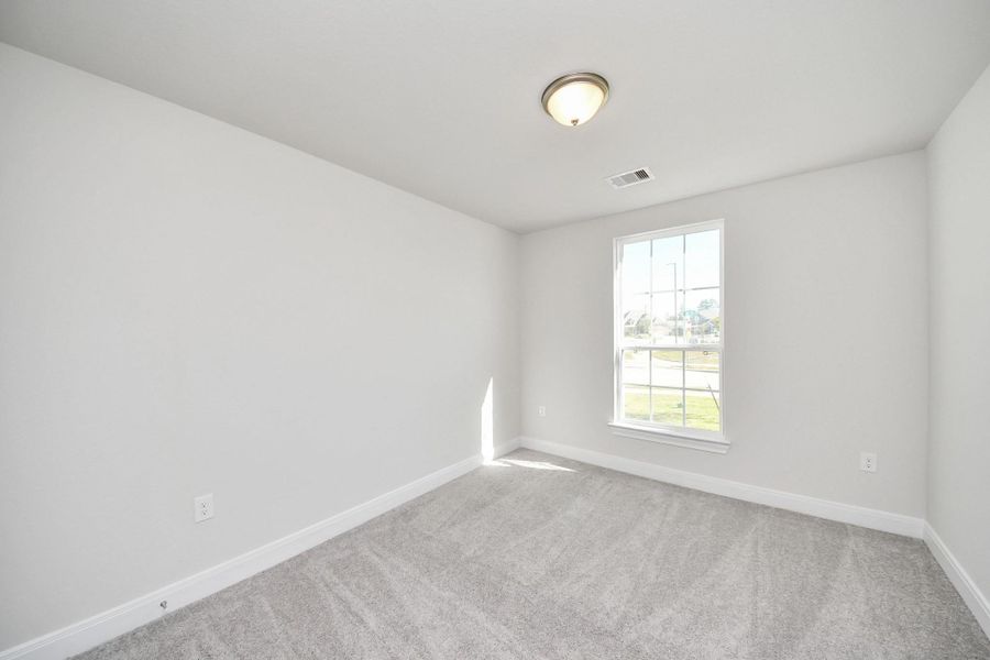 Spacious, unfurnished interior of a new home in Grand Oaks Reserve, Cleveland (Image 23).