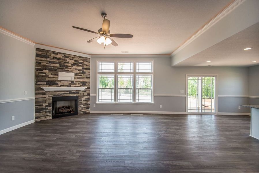 Representative unfurnished interior of a home built from the Franklin by Enchanted Homes in Guadalupe Heights, Seguin (Image 49).