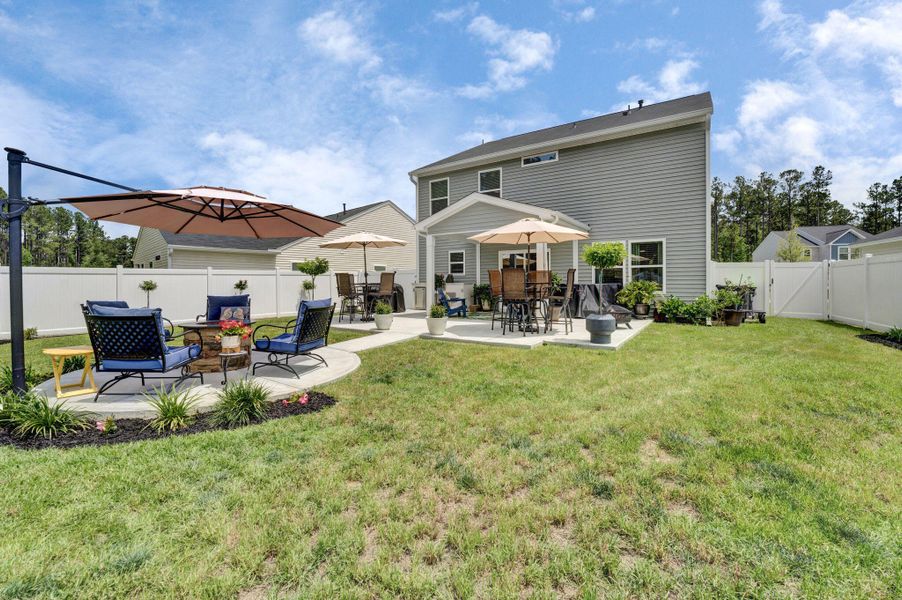 Exterior details and patio area of a home in , Hardeeville (Image 26).