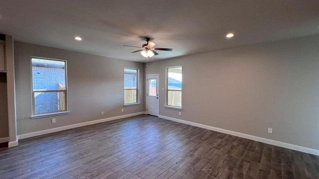 Spacious, unfurnished interior of a new home in Bluestem, Rhome (Image 13).