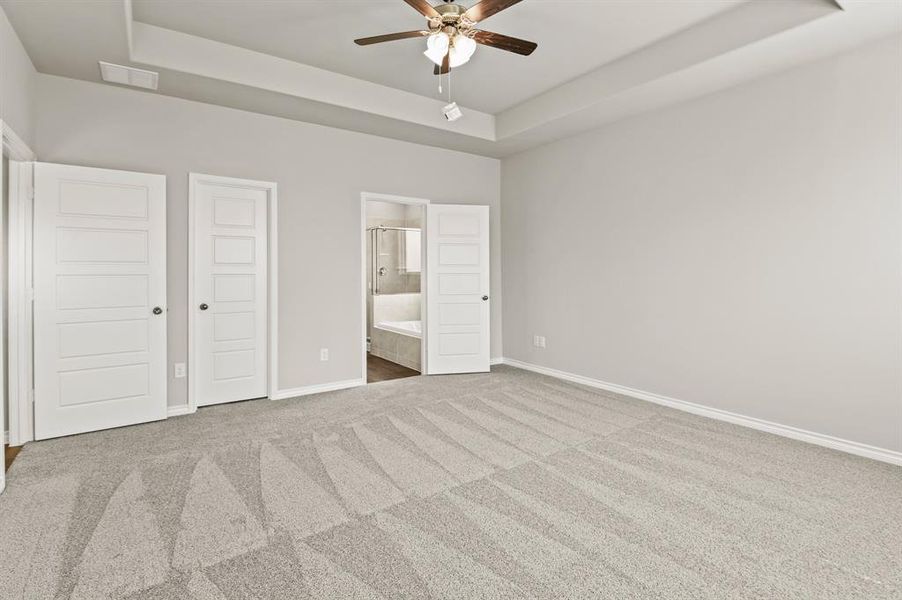 Spacious, unfurnished interior of a new home in Deer Creek, Fort Worth (Image 31). Spacious, unfurnished interior of a new home in Deer Creek, Fort Worth (Image 31).