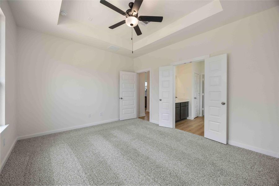 Spacious, unfurnished interior of a new home in Lexington Heights, Willis (Image 25).