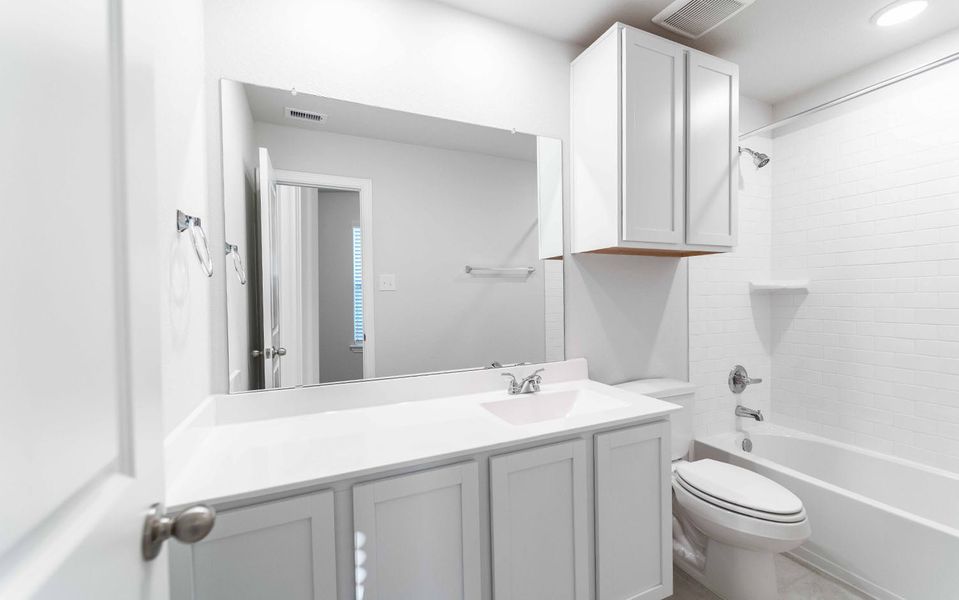 Furnished interior view inside a new home in Lago Mar, Texas City (Image 7).