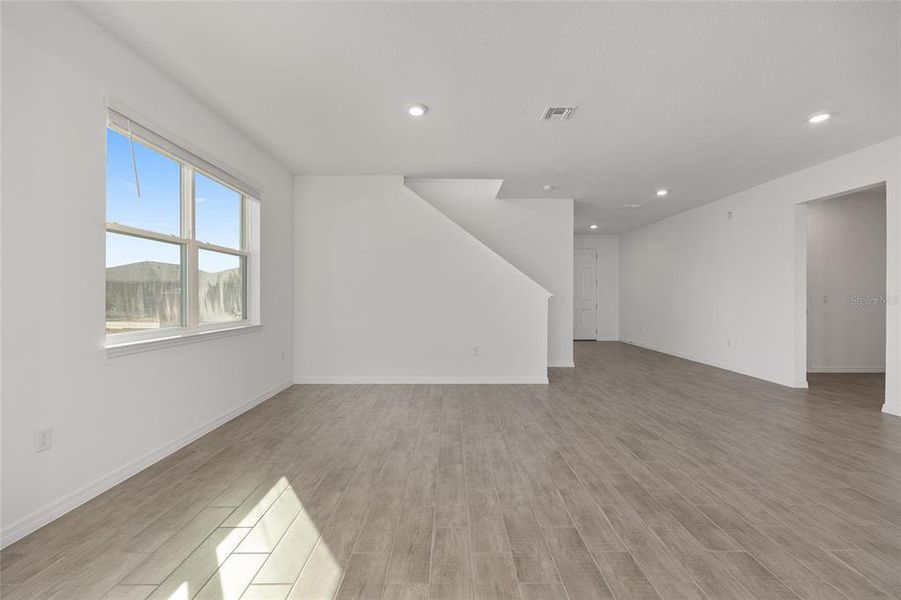 Spacious, unfurnished interior of a new home in Calesa Township, Ocala (Image 37).