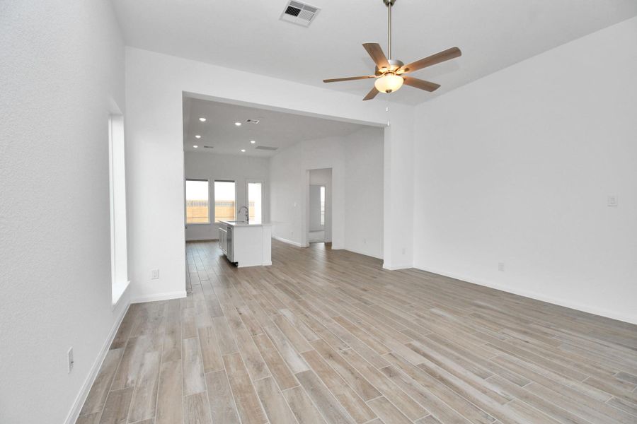 Spacious, unfurnished interior of a new home in Elyson, Katy (Image 37).