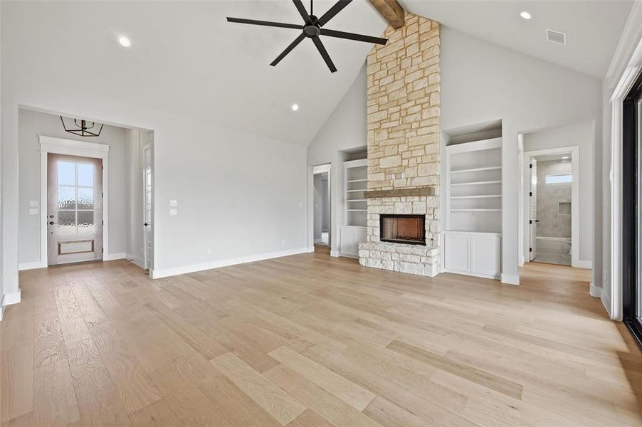 Spacious, unfurnished interior of a new home in Aledo Heights - Aledo ISD, Annetta South (Image 22).