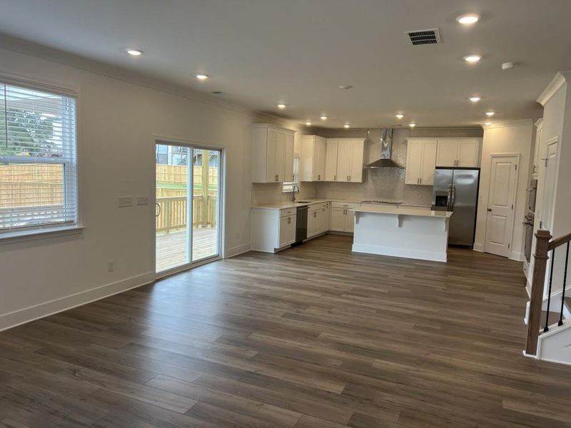 Spacious, unfurnished interior of a new home in Willow Creek, Watkinsville (Image 9).