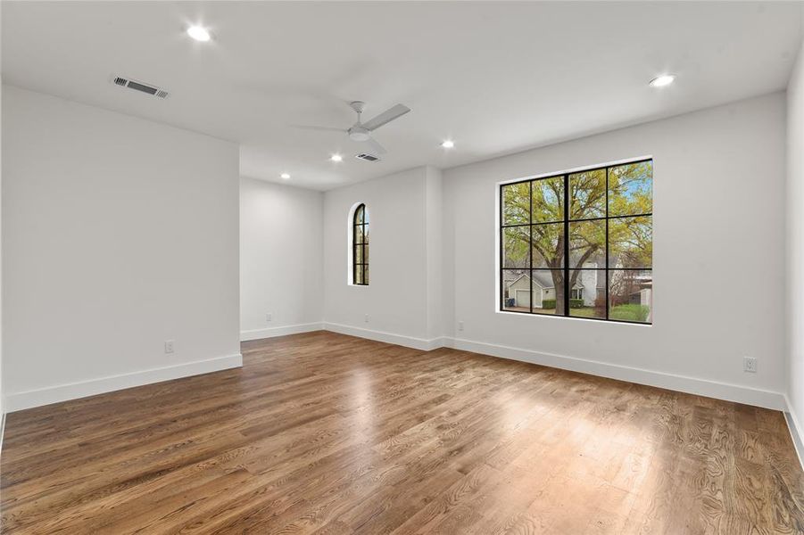 Spacious, unfurnished interior of a new home in , Dallas (Image 22).