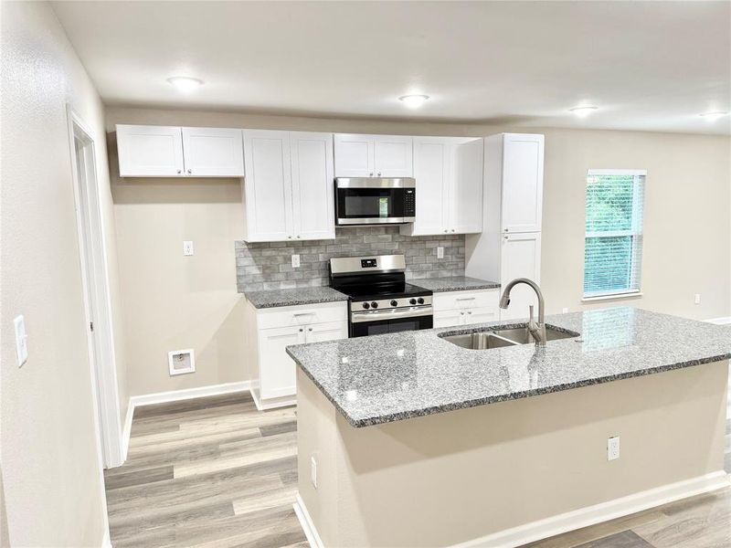 Furnished interior view inside a new home in , Gladewater (Image 7).