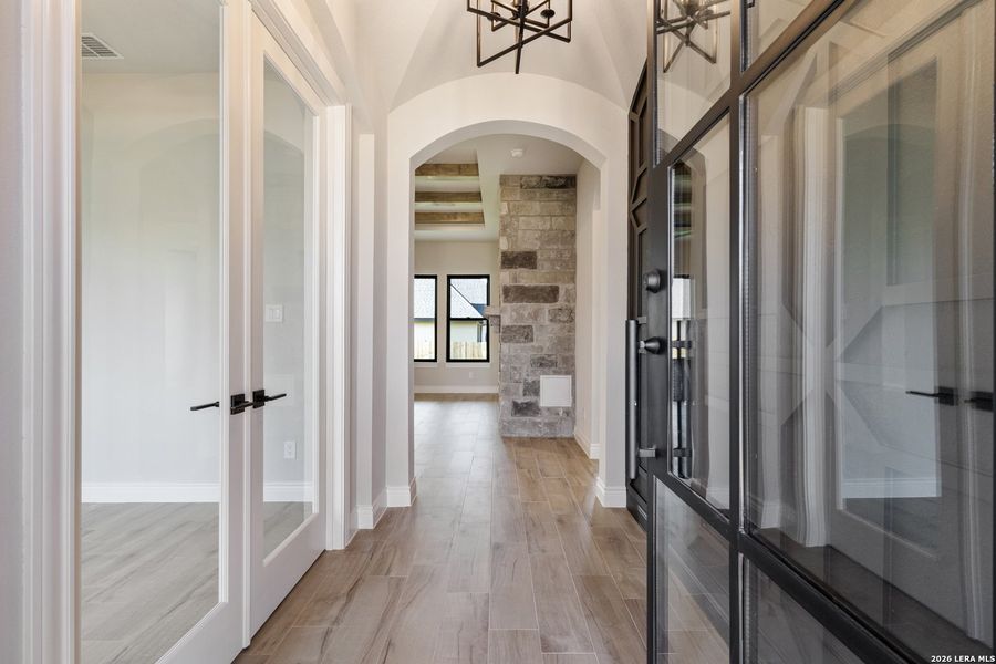 Spacious, unfurnished interior of a new home in , Castroville (Image 12).
