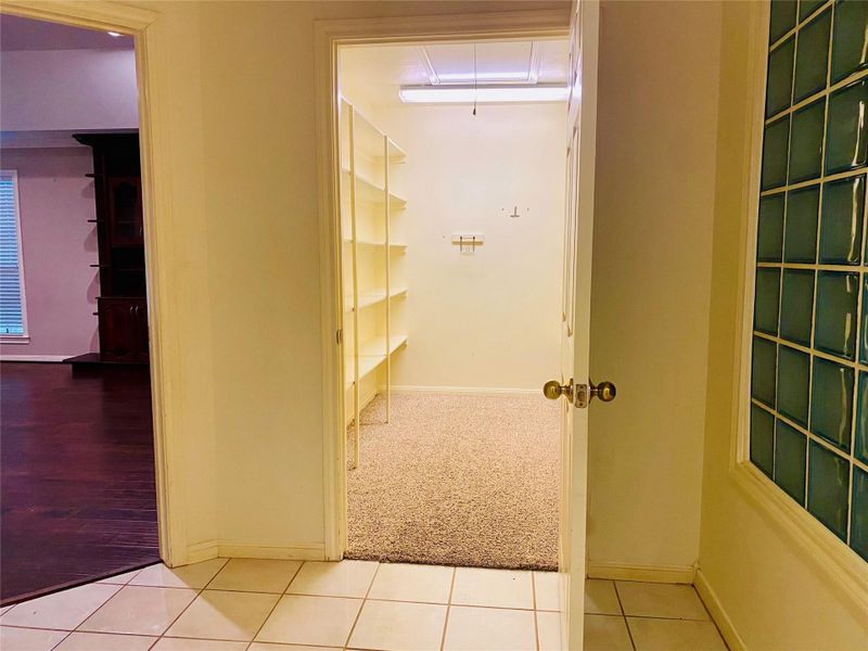 14212 - L storage closet off hallway to Prim bdrm