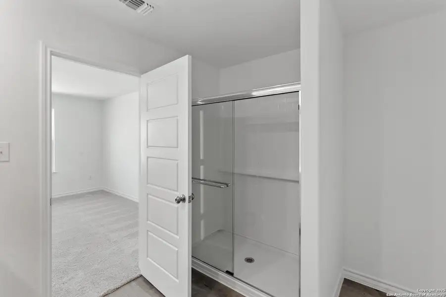 Image 23 of a home in The Overlook at Creekside. Image 23 of a home in The Overlook at Creekside.