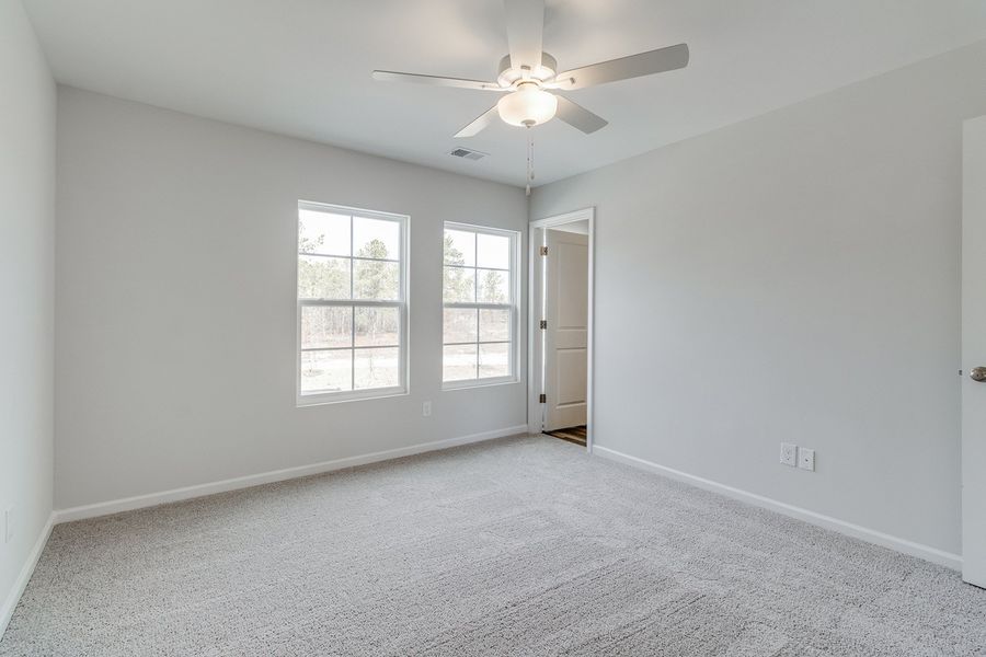 Spacious, unfurnished interior of a new home in Astoria, Columbia (Image 21).
