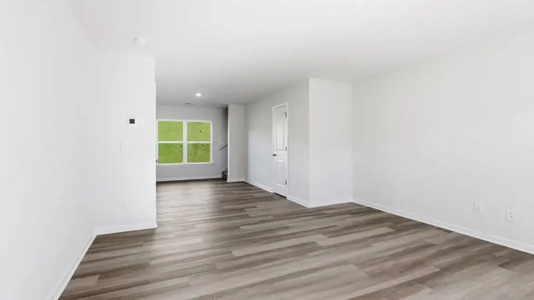 Spacious, unfurnished interior of a new home in Cedar Gap, Fountain Inn (Image 12).