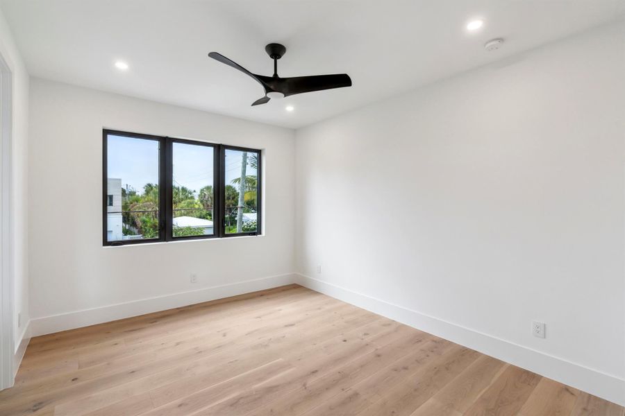 Spacious, unfurnished interior of a new home in , West Palm Beach (Image 19).
