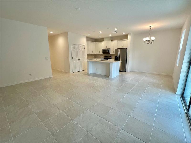 Spacious, unfurnished interior of a new home in Trinity Place, St. Cloud (Image 8).