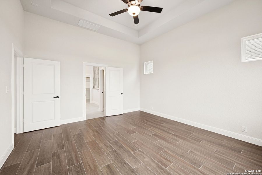 Spacious, unfurnished interior of a new home in Windsong - Reserve Series, Boerne (Image 29). Spacious, unfurnished interior of a new home in Windsong - Reserve Series, Boerne (Image 29).