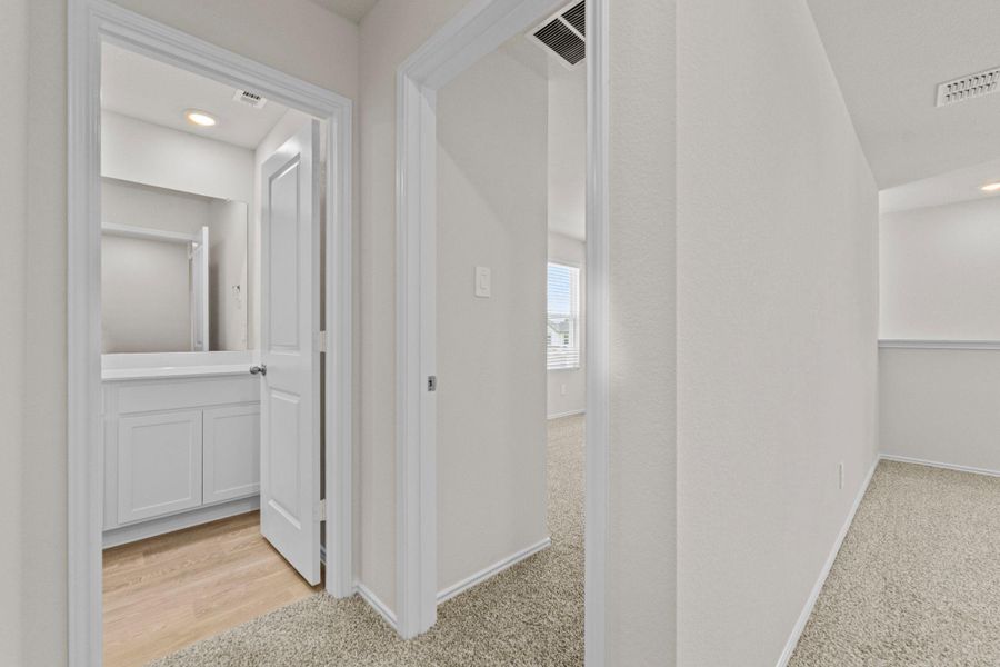 Spacious, unfurnished interior of a new home in , Maxwell (Image 25).