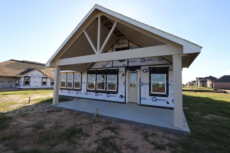Huge covered patio - still under construction! Huge covered patio - still under construction!