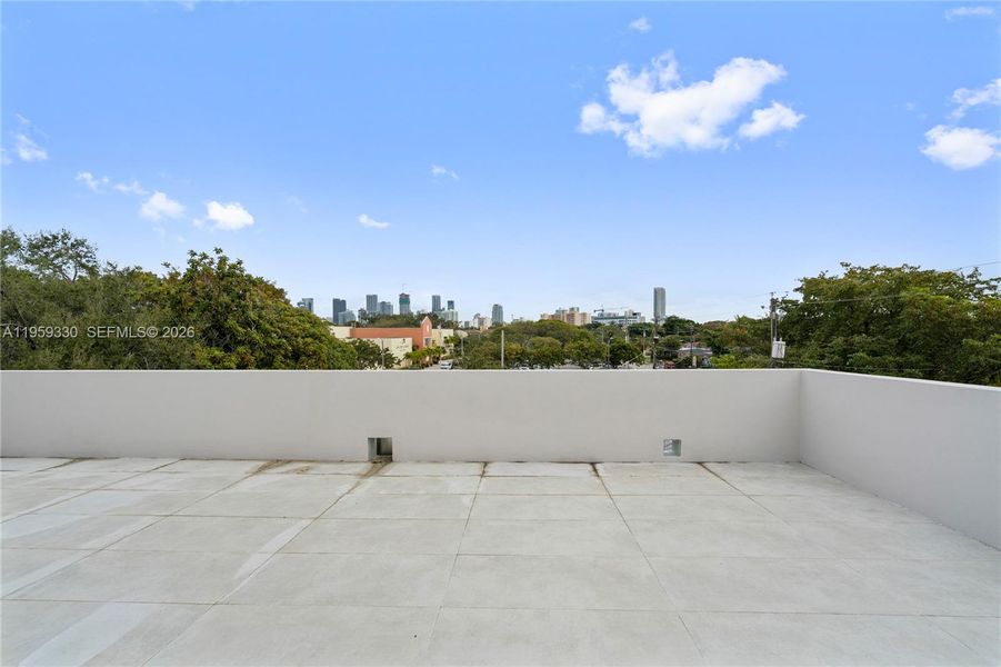 Exterior details and patio area of a home in , Miami (Image 33).