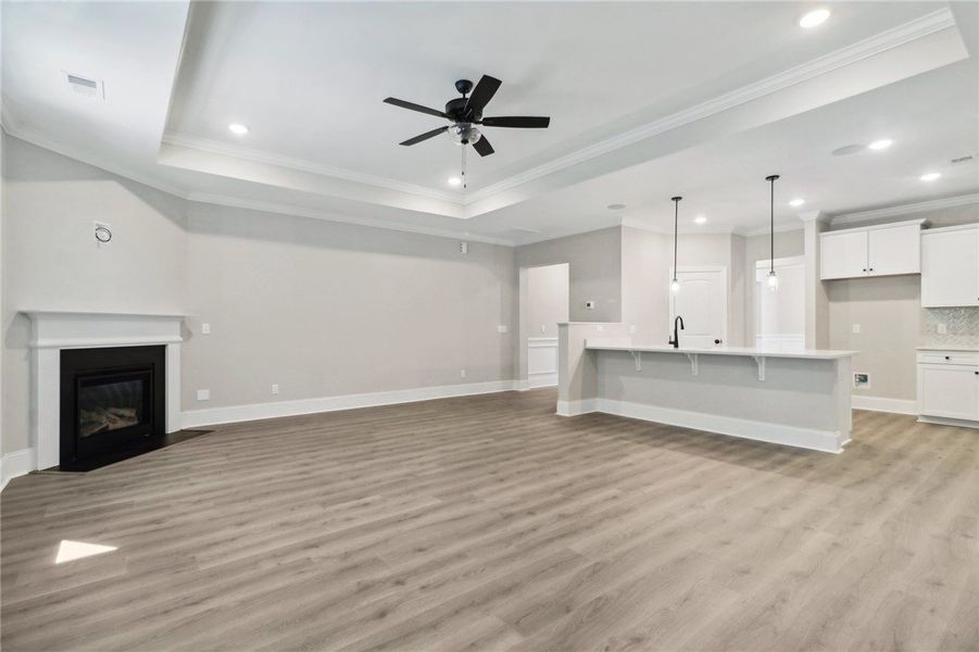 Spacious, unfurnished interior of a new home in Cross Creek Golf Club, Seneca (Image 13). Spacious, unfurnished interior of a new home in Cross Creek Golf Club, Seneca (Image 13).