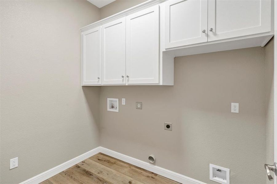 Spacious, unfurnished interior of a new home in , Granbury (Image 25). Spacious, unfurnished interior of a new home in , Granbury (Image 25).