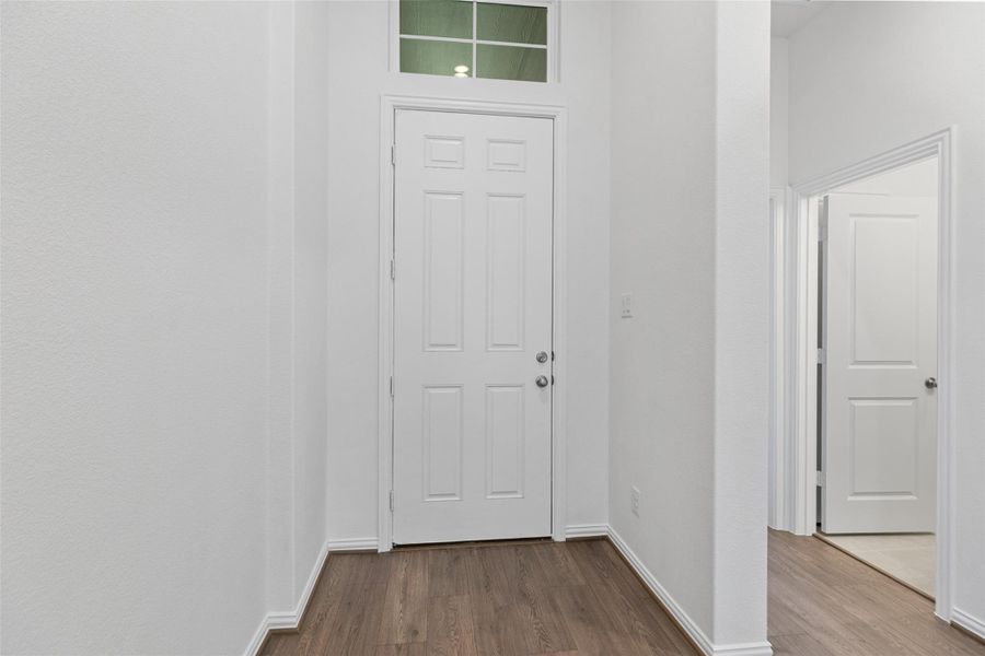 Spacious, unfurnished interior of a new home in Beamer Villas, Friendswood (Image 18).