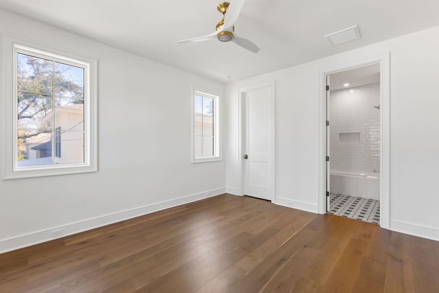 Spacious, unfurnished interior of a new home in , Mount Pleasant (Image 32).