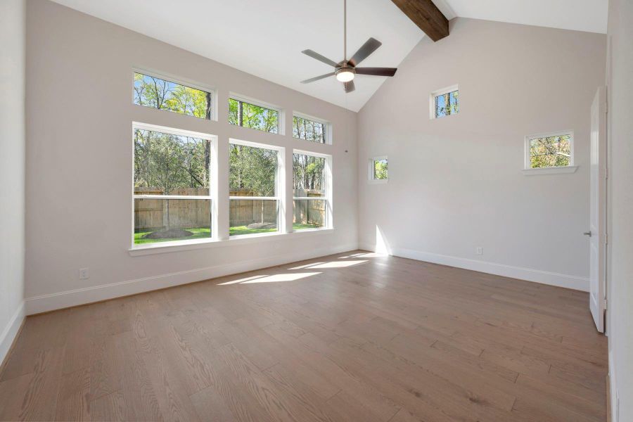 Spacious, unfurnished interior of a new home in The Woodlands Hills - Premier Collection, Willis (Image 30).