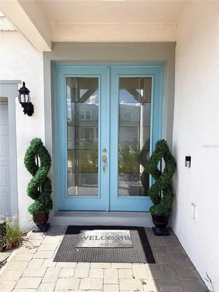 Exterior details and patio area of a home in , Orlando (Image 31).