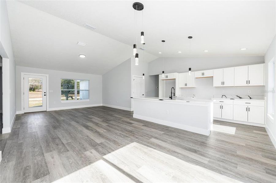 Spacious, unfurnished interior of a new home in , Dunnellon (Image 33).