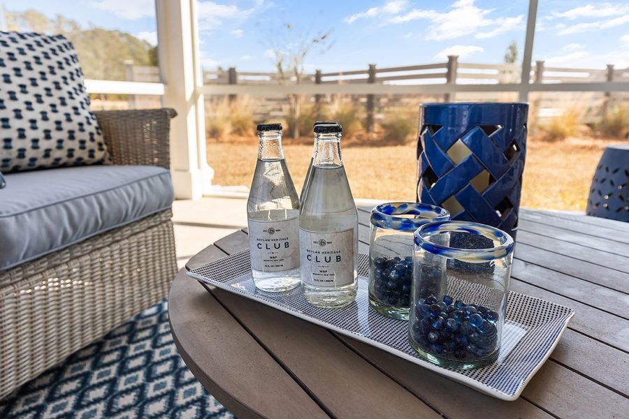 Representative exterior details of a home built from the The Hampton by RobuckHomes in Windwater, Hampstead (Image 39).