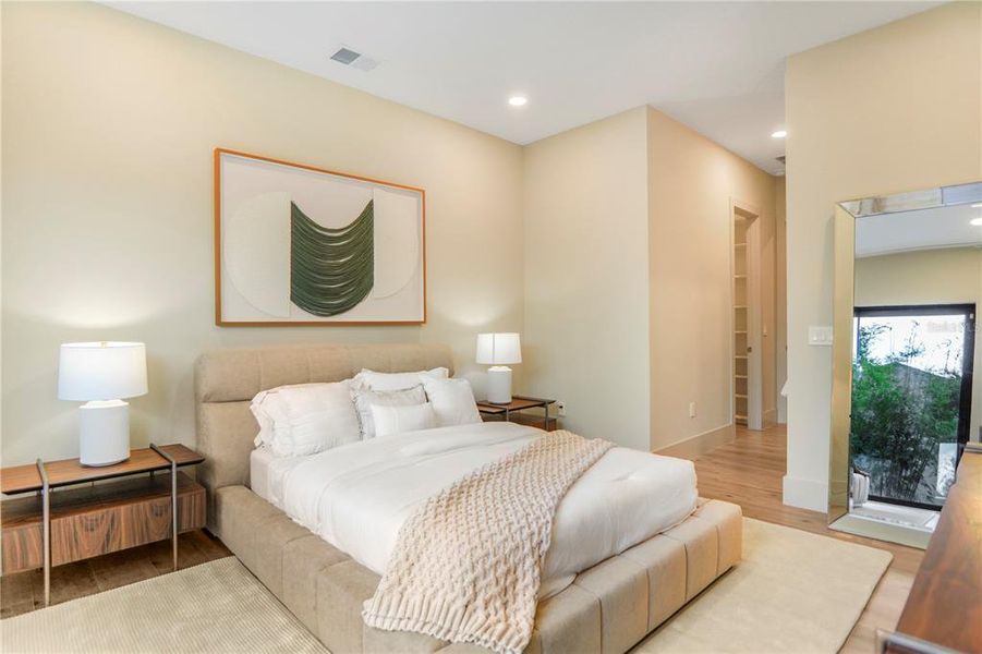 Furnished interior view inside a new home in , Windermere (Image 56).