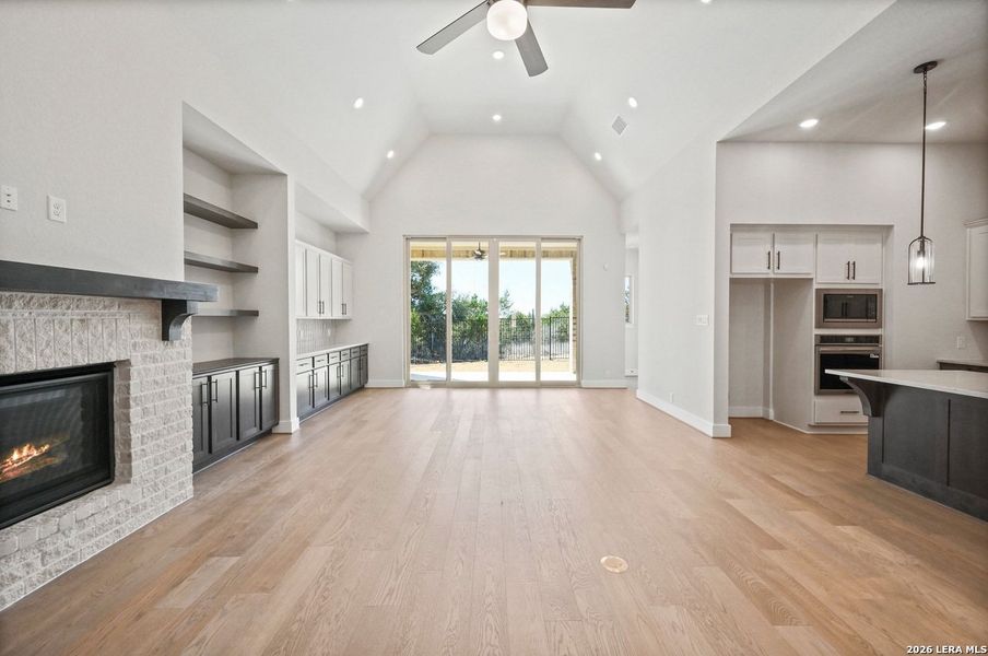 Spacious, unfurnished interior of a new home in Meyer Ranch, New Braunfels (Image 22).
