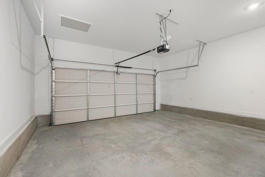 Spacious, unfurnished interior of a new home in Auburn Glen, Dacula (Image 32).