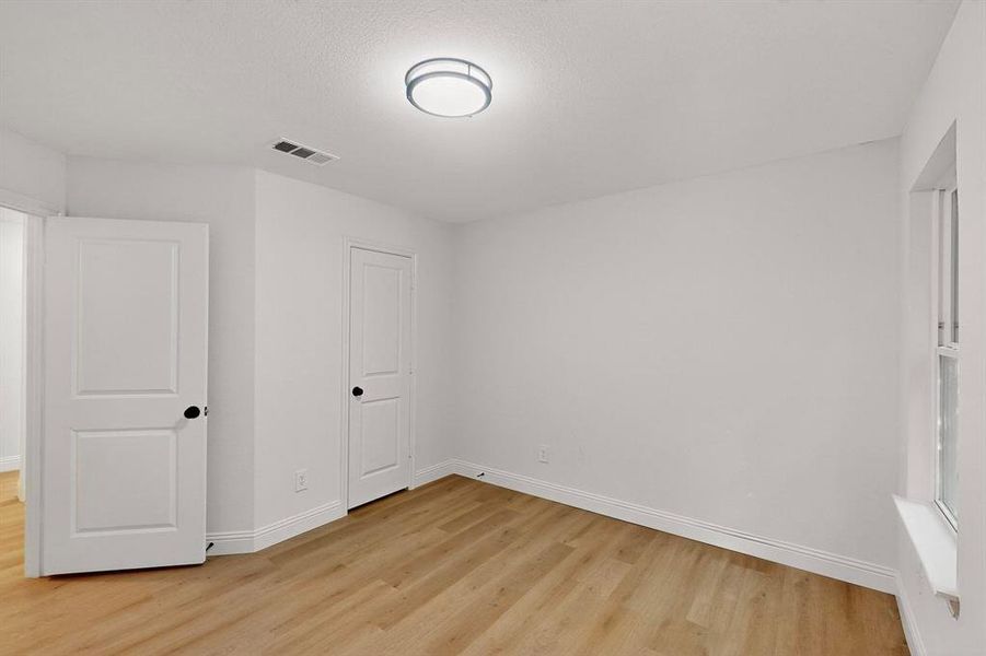 Spacious, unfurnished interior of a new home in , Dallas (Image 26).
