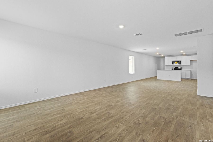 Spacious, unfurnished interior of a new home in Hickory Ridge, Elmendorf (Image 23). Spacious, unfurnished interior of a new home in Hickory Ridge, Elmendorf (Image 23).