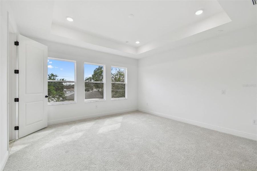 Spacious, unfurnished interior of a new home in City of Tampa, Tampa (Image 39).