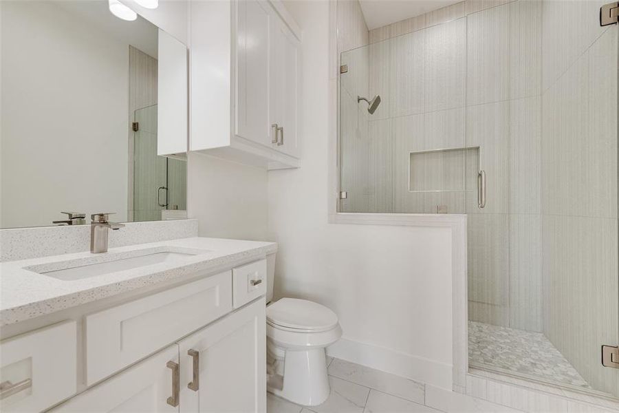 Furnished interior view inside a new home in , Dallas (Image 32).