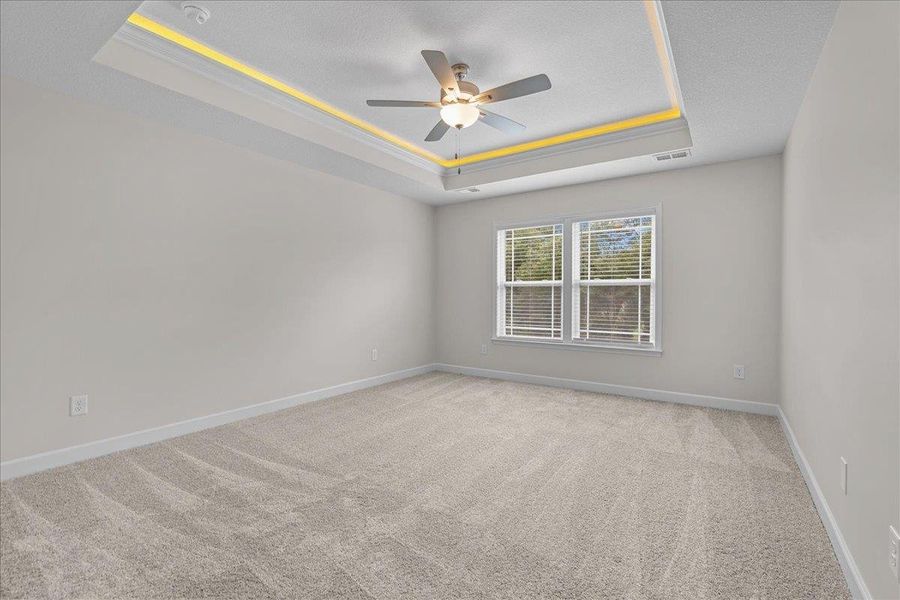 Spacious, unfurnished interior of a new home in Fall Creek, Inman (Image 25).