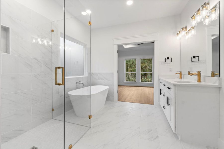 Primary Full Bathroom