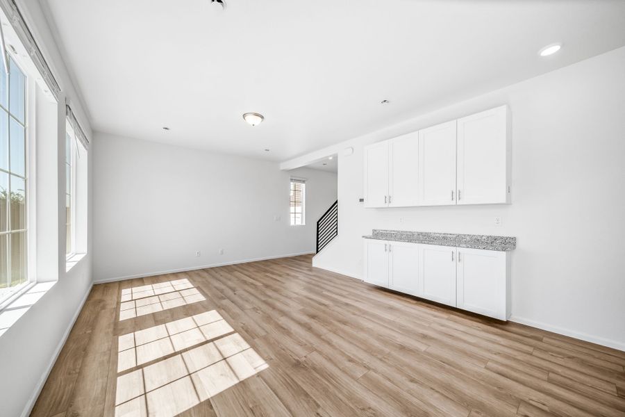 Spacious, unfurnished interior of a new home in Reunion, Commerce City (Image 18).