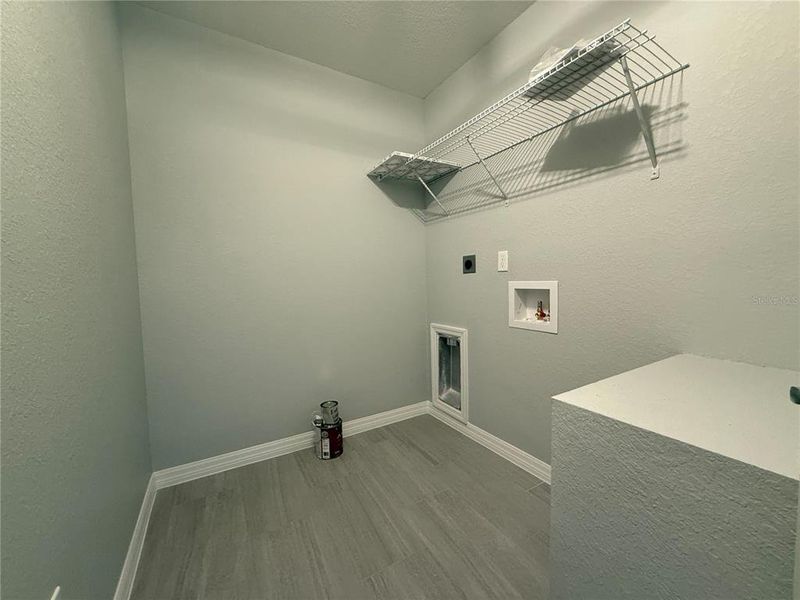 Spacious, unfurnished interior of a new home in , Ocala (Image 6).