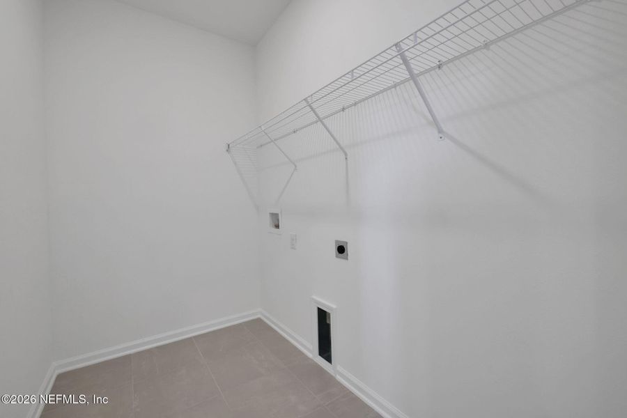 Spacious, unfurnished interior of a new home in The Hammock at Palm Harbor, Palm Coast (Image 34).