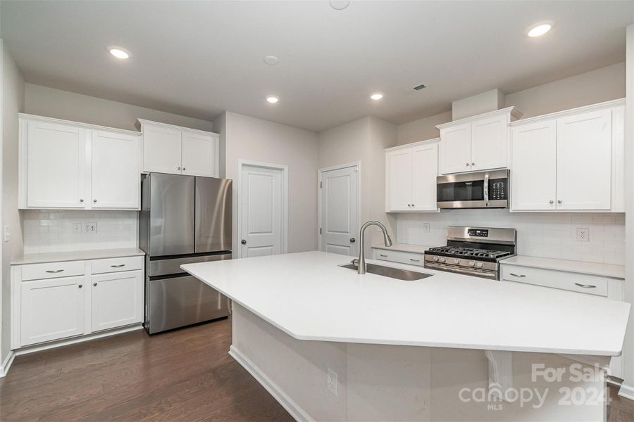 Beautiful White kitchen