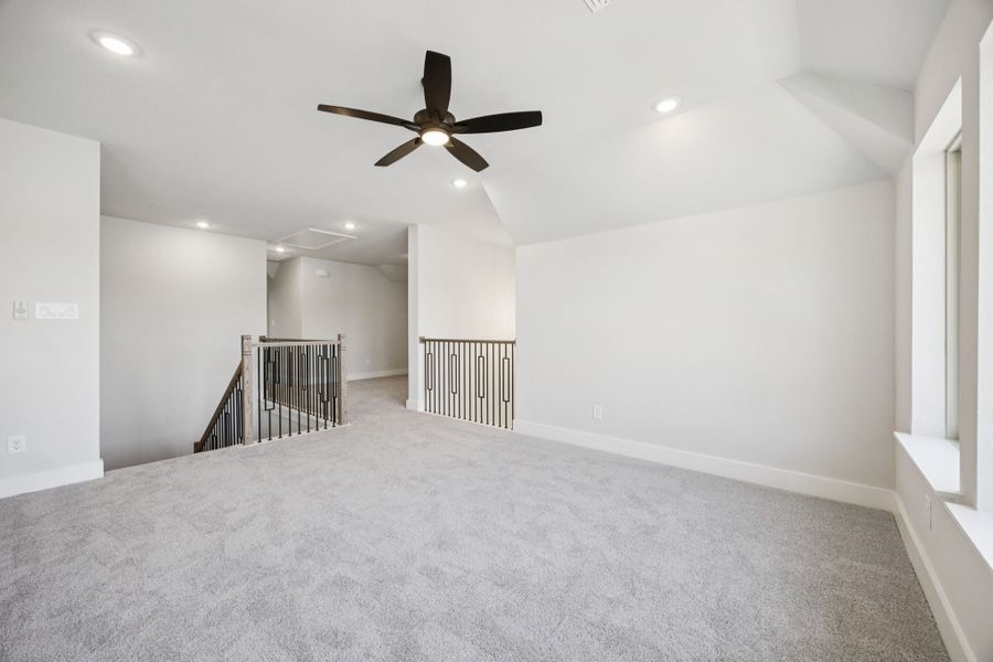 Spacious, unfurnished interior of a new home in Painted Tree Lakeside, McKinney (Image 33).