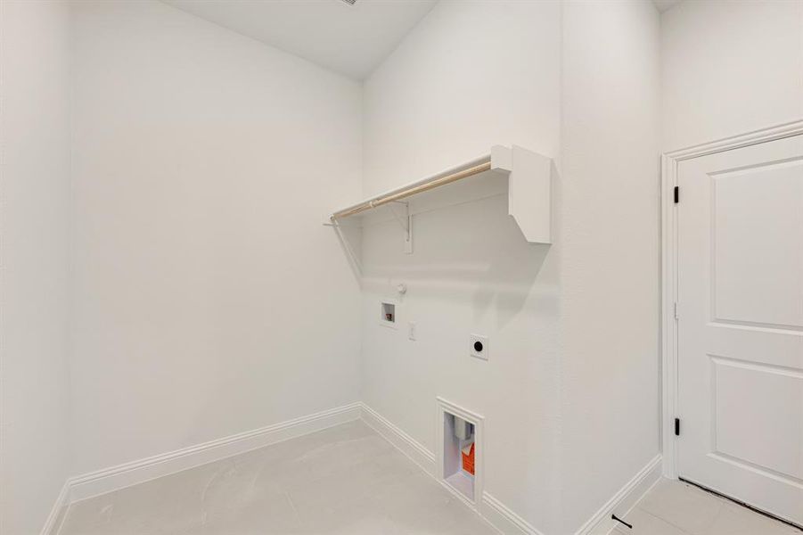 Spacious, unfurnished interior of a new home in East Oak Creek, Commerce (Image 39). Spacious, unfurnished interior of a new home in East Oak Creek, Commerce (Image 39).